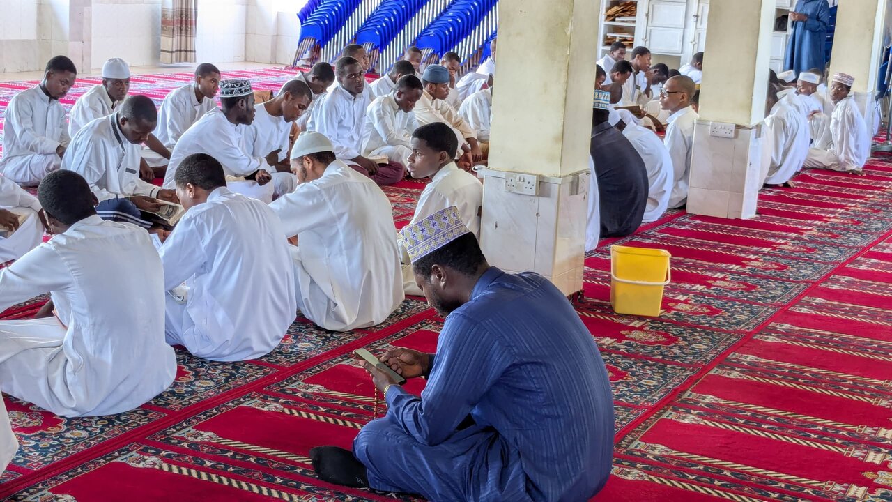 Kifo cha Mwanafunzi (Jabir Madua) wa Jamiatul Mustafa - Dar-es-salaam, Tanzania | Na Hadithi ya Mtume(saww) kuhusu Vifo vya Watafutaji wa Elimu +Picha