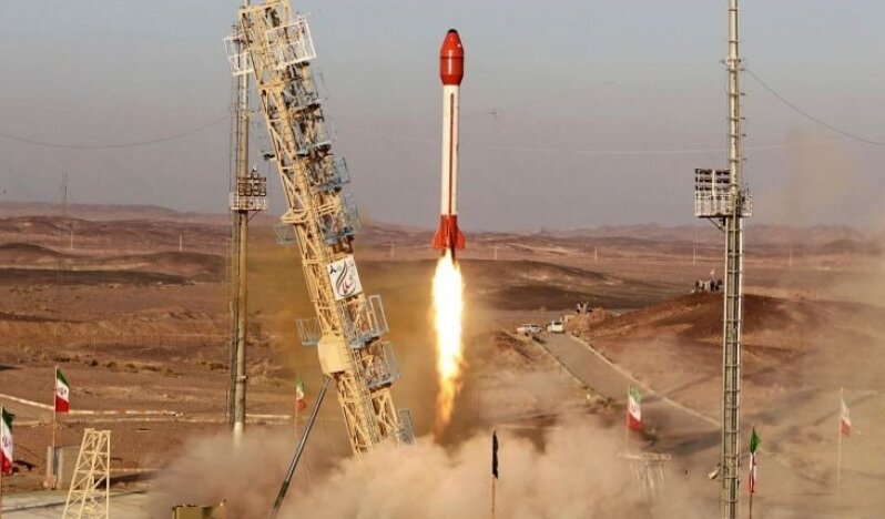 İran uzaya aynı anda üç uydu fırlatmaya hazırlanıyor