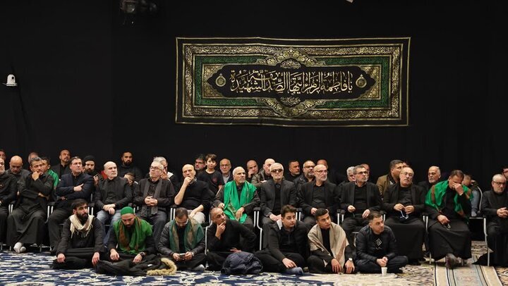 ဆွီဒင်နိုင်ငံတွင် သခင်မကြီး ဇဲဟ်ရာ (စ.အ) ၏ ရှဟာဒသ်  အတွက်  မိုဟမ္မဒ် အလ်ဟူဂျီရာသ် ၏ နောင်ဟာ  ။ ။ video