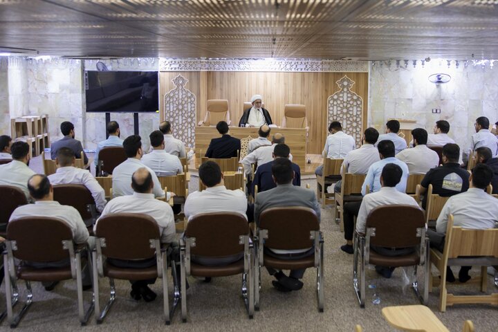 تقرير مصور/ تقديم محاضرة دينية عن الشبهات المعاصرة في كربلاء