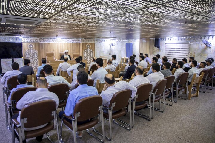 تقرير مصور/ تقديم محاضرة دينية عن الشبهات المعاصرة في كربلاء