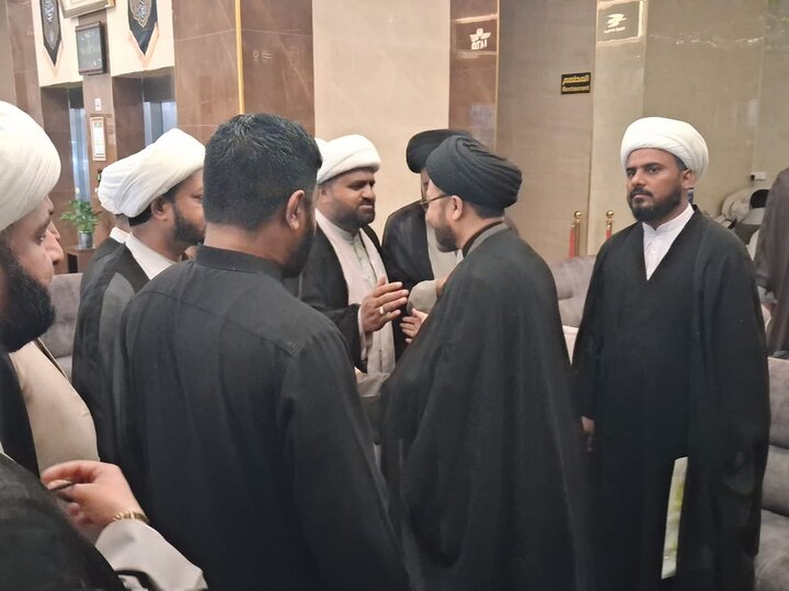 ဆင်းဒ် ကျောင်းသားကောင်စီ ၏ ကိုယ်စားလှယ်အဖွဲ့  သည် H.I  ဆယက်ဒ် ရှဟဲန်ရှားဟ် ဟိုစိုင်းန်  နကဝီ နှင့်  နဂျဖ် မြို့ တွင် တွေ့ဆုံ  ။ ။ Photos