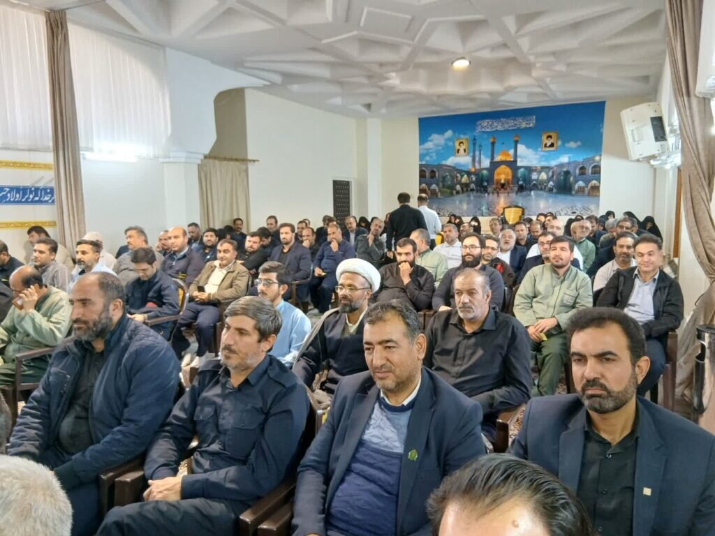 ویژه برنامه آموزشی ایام فاطمیه ویژه پرسنل آستان مقدس حضرت معصومه(س) برگزار شد + عکس