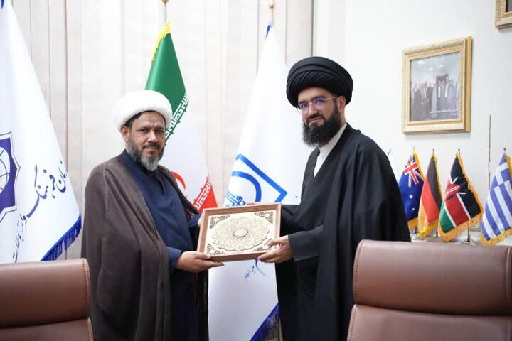 امضای توافق همکاری مشترک دانشگاه باقرالعلوم(ع) با مرکز علامه حلی آستان قدس حسینی(ع)