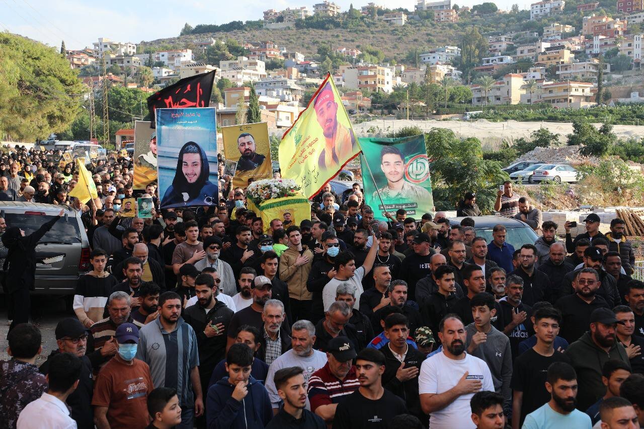 Merasim Cenazeyê rêveberê dibistana Mensûriye; sembola wefadariya gelê başûrê Lubnanê ji berxwedanê re + wêne