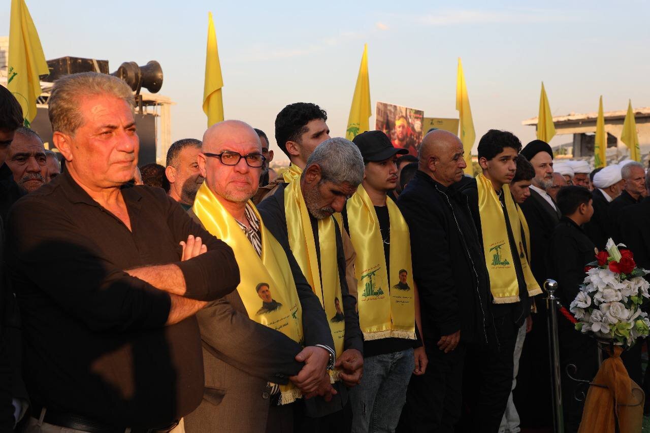 Merasim Cenazeyê rêveberê dibistana Mensûriye; sembola wefadariya gelê başûrê Lubnanê ji berxwedanê re + wêne