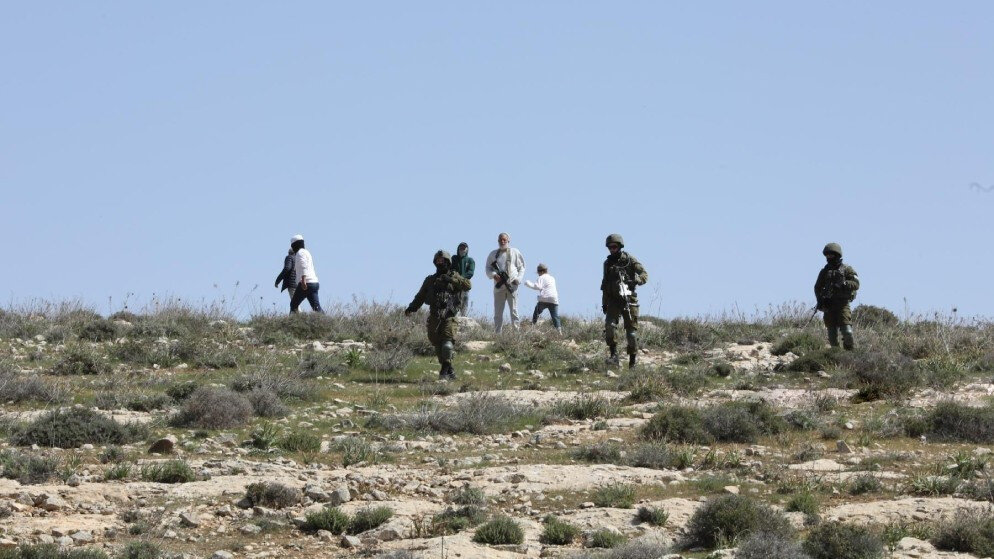 "Pag-lusob ng mga naninirahang Israeli sa isang pamilyang Palestinian sa hilagang-silangan ng Hebron"