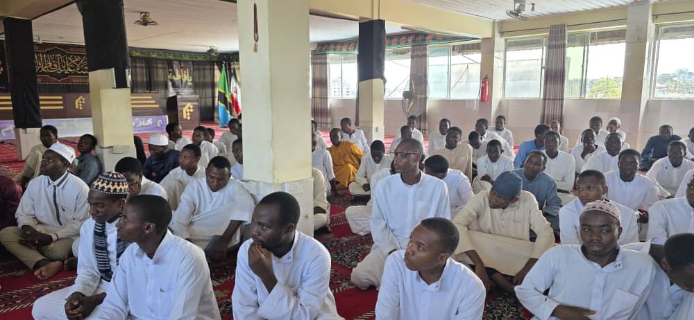 Dar-es-salaam | Kikao cha kufunga mwaka wa 2025 cha Jamiat Al-Mustafa International Foundation baina ya Wanafunzi na Mkuu wa Chuo