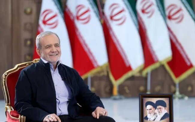 Пезешкиан: Халгла дүрүст вә шәффаф олмалыјыг, проблемләр халгын әмәкдашлығы илә һәлл едилә биләр