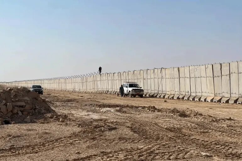 دیوار بتنی مرزی عراق و سوریه در چه مرحله‌ای قرار دارد؟