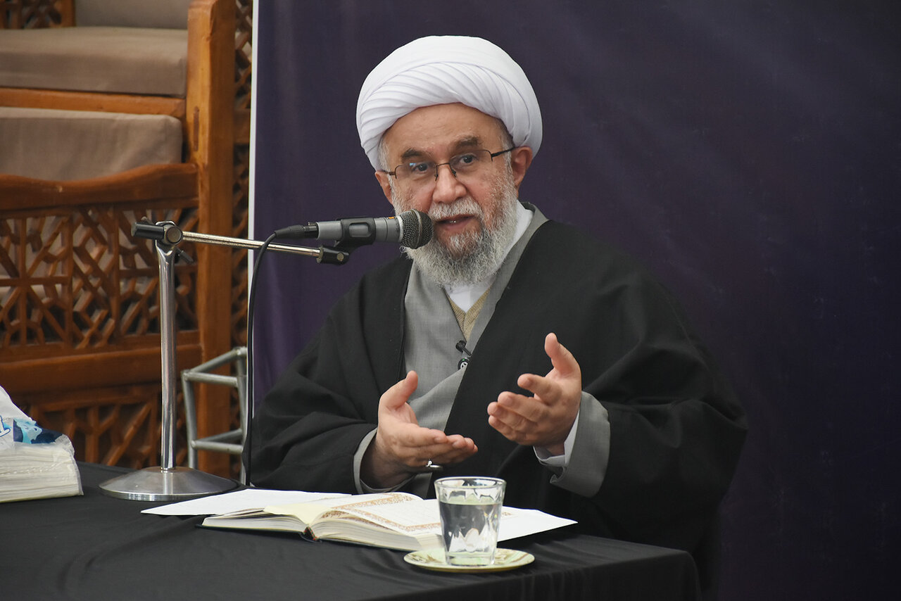 آیت‌الله رمضانی: غرب در شناخت حقیقت زن دچار خطای محاسباتی است / رسانه باید دانشگاه معرفی اهل‌بیت(ع) باشد