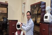 10 İran sosial robotu ərsəyə gəlib; Şərif Universitetində 12 illik tədqiqatın nəticəsi