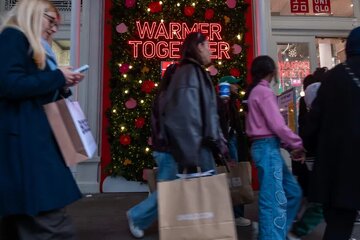 وول ستريت جورنال: الطبقة الوسطى الأميركية تنهار