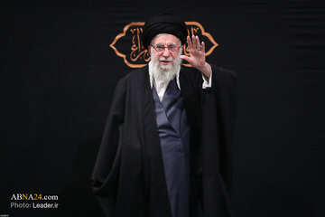 ရဲဟ်ဗရ် အင်န်ကေလာဗ် အစ္စလာမ်မီ  သခင်မကြီး ဇဲဟ်ရာ (စ.အ) ၏ ရှဟာဒသ် မဂျ်လစ်၏ ဒုတိယ အတွက် ကြွရောက်လာချိန် ။ ။ video