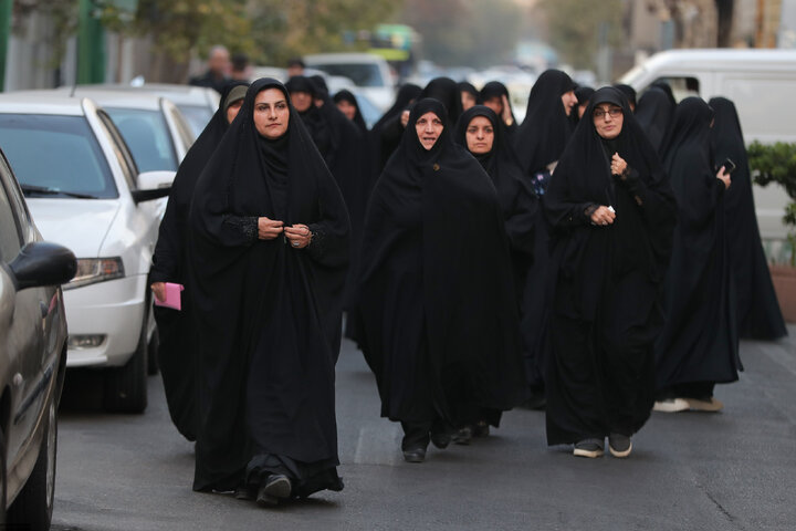 Imam Khamenei attends first night of mourning ceremony for Hazrat Zahra
