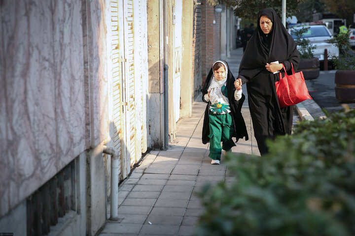 Imam Khamenei attends first night of mourning ceremony for Hazrat Zahra