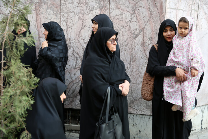Imam Khamenei attends first night of mourning ceremony for Hazrat Zahra