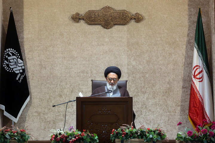 Photos: Iranian martyrs' family meet with Custodian of Hazrat Masoumeh holy shrine