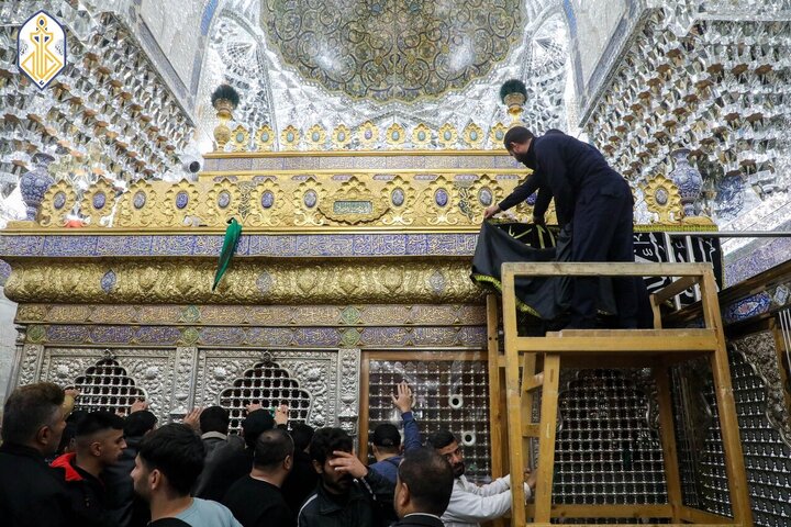 Informe fotográfico | El Santuario de los Imames al-Yawadain cubierto de negro, en conmemoración del aniversario del luto fatimí