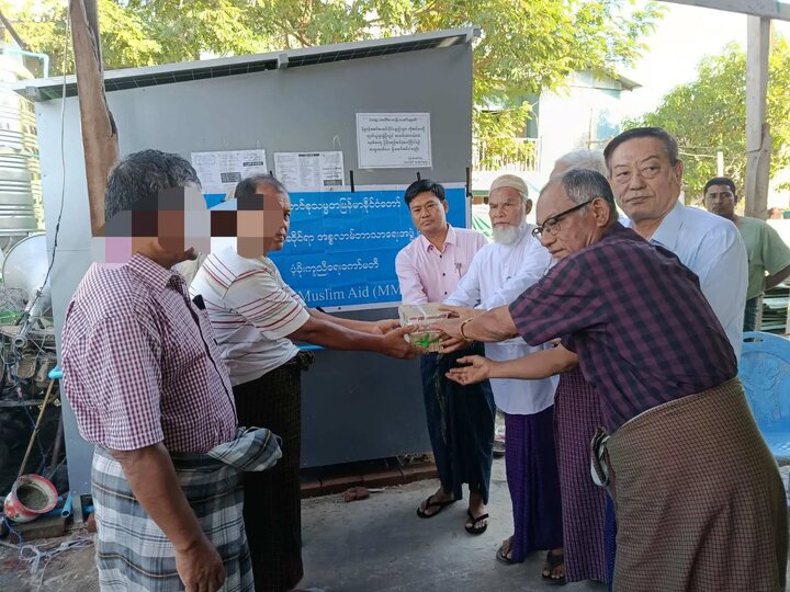 မြန်မာ နိုင်ငံလုံးဆိုင်ရာ အစ္စလာမ် ဘာသာရေးအဖွဲ့ကြီး ပံ့ပိုးကူညီရေးကော်မတီ  ၏  ဒါန အလှူ အစီအစဥ် ။ ။ Photos