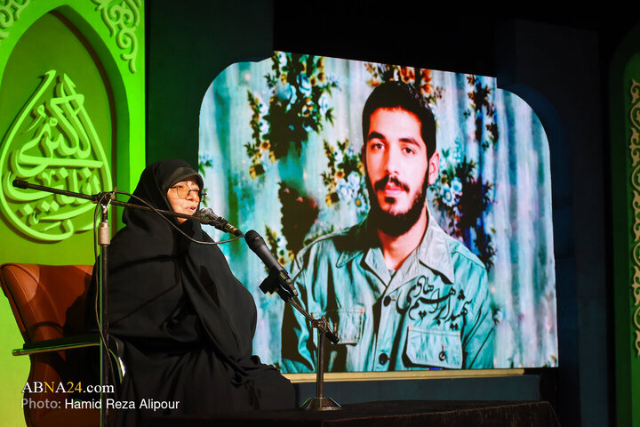 سخنرانی «زهره هادی» خواهر شهید ابراهیم هادی در اجلاسیه عقیلة‌النساء در سالن ناجا شهر رشت برگزار شد.