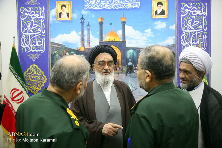 سردار «غلامرضا سلیمانی» رئیس سازمان بسیج مستضعفین کشور صبح پنجشنبه ۲۹ آبان ۱۴۰۴ در آستانه فرا رسیدن هفته بسیج در سفری به استان قم با آیت‌الله سعیدی، تولیت آستان حضرت فاطمه معصومه(س) دیدار و گفتگو کرد.
