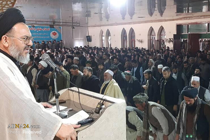 عکس خبری | نماز جمعه شیعیان افغانستان در مزار شریف