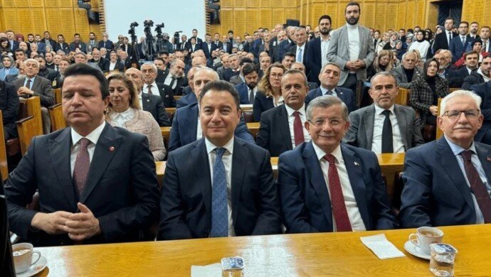 Koma Yenî Yol wê tevlî şandeya ku dê biçe Îmraliyê nebe