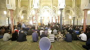 স্পেনে মুসলিম ছাত্র এবং অভিবাসীদের উপস্থিতির প্রতি জনসাধারণের মনোযোগ বৃদ্ধি পেয়েছে।