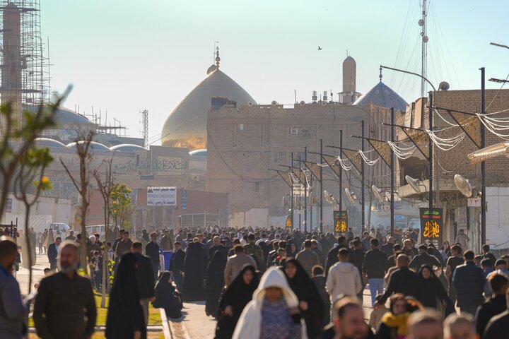 تقرير مصور/ حرم الإمامين العسكريين (ع) يشهد جماهير غفيرة في مناسبة استشهاد السيدة "فاطمة الزهراء" (ع)