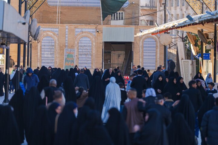 تقرير مصور/ حرم الإمامين العسكريين (ع) يشهد جماهير غفيرة في مناسبة استشهاد السيدة "فاطمة الزهراء" (ع)