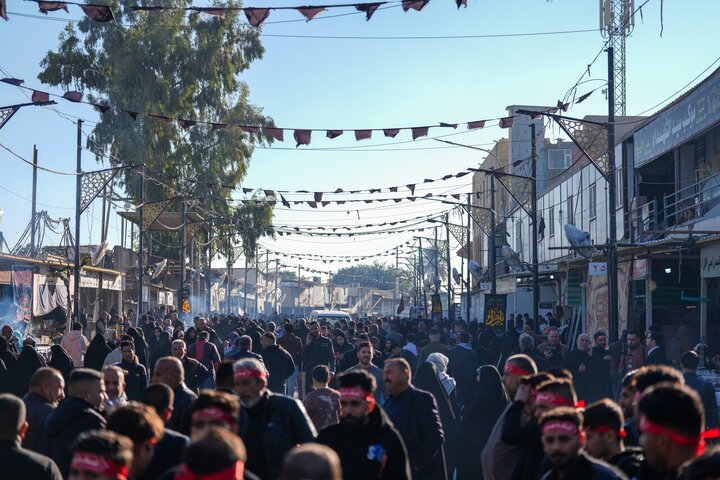 تقرير مصور/ حرم الإمامين العسكريين (ع) يشهد جماهير غفيرة في مناسبة استشهاد السيدة "فاطمة الزهراء" (ع)