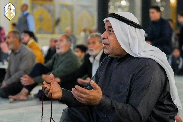 تقرير مصور/ مراسم تلاوة زيارة آل ياسين في صحن حرم الإمامين الكاظمين (ع) ببغداد