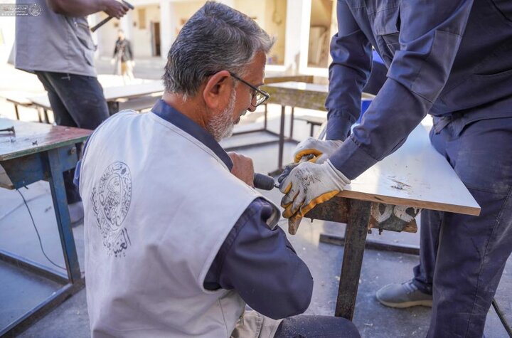 تقرير مصور/ مشاهد عن فعاليات حملة "عليٌّ أبونا" لصيانة وتجهيز المقاعد الدراسية في أرياف النجف الأشرف