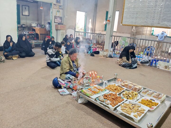 တောင်ကြီး ရှီအဟ် အေမာမ်ဘာရာ တွင် သခင်မကြီး ဖွာတွေမဟ် ဇဲဟ်ရာ (စ.အ) ၏ ရှဟာဒသ် မဂျ်လစ် ပြုလုပ်  ။ ။ Photos