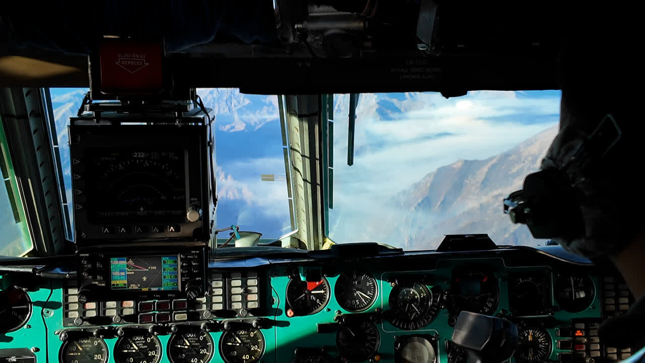 عملیات گسترده نیروی هوافضای سپاه برای اطفای حریق جنگل‌های هیرکانی الیت/ نخستین پرواز «فرمیشن دو فروند ایلیوشین ۷۶اطفای حریق» در خاورمیانه انجام شد. 