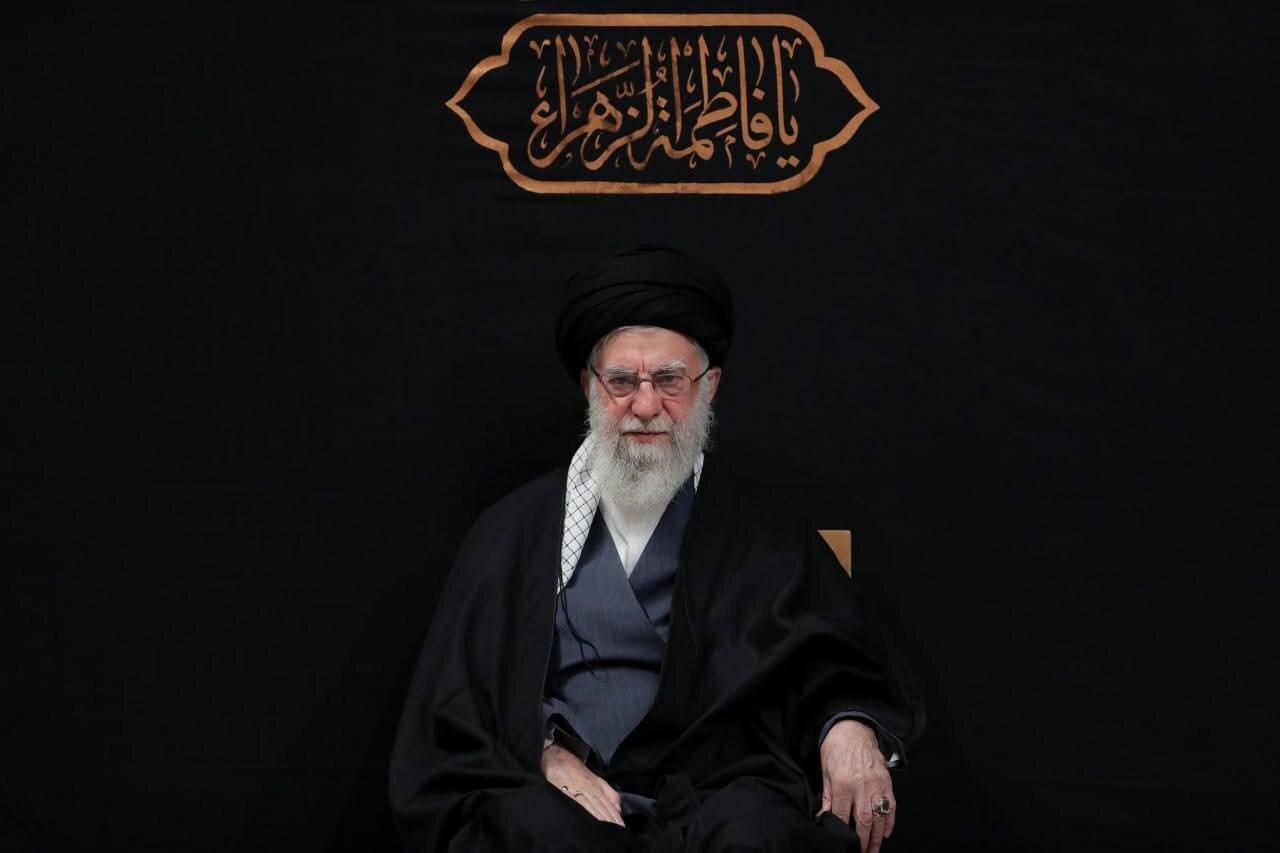 Usiku wa Kwanza wa Maombolezo ya Kuadhimisha Shahada ya Bibi Fatimah (a.s), Kwa Uongozi wa Kiongozi wa Mapinduzi ya Kiislamu Ayatollah Khamenei +Picha