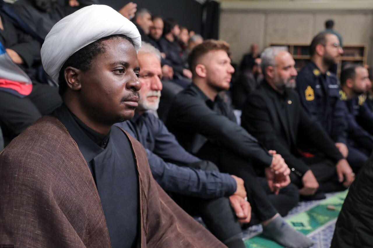 Usiku wa Kwanza wa Maombolezo ya Kuadhimisha Shahada ya Bibi Fatimah (a.s), Kwa Uongozi wa Kiongozi wa Mapinduzi ya Kiislamu Ayatollah Khamenei +Picha