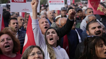 Lêçûna mirovî ya kujerên siyasî li herêmên kurdî yên Tirkiyeyê di sala 2025an de