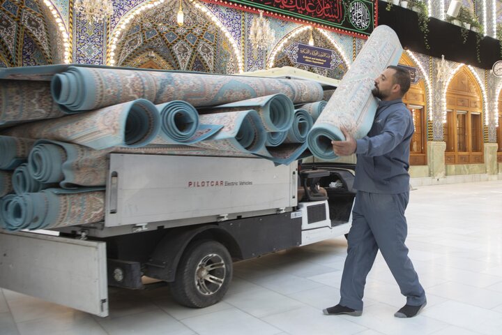 تقرير مصور/  فرش صحن مرقد أبي الفضل العباس (عليه السلام) بالسجاد الجديد