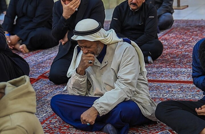 تقرير مصور/ إقامة مجلس عزاء لإحياء ذكرى شهادة السيدة الزهراء (عليها السلام) في صحن أبي الفضل العباس (عليه السلام)