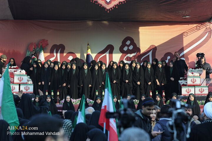 تشییع پیکرهای مطهر ۱۰۰ شهید گمنام دفاع مقدس در تهران