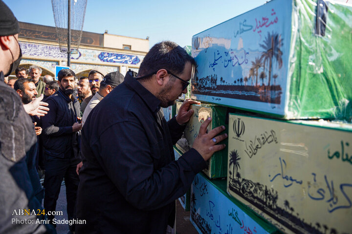 تشییع پیکر ۱۲ شهید گمنام همزمان با شهادت حضرت فاطمه زهرا (س) در شیراز