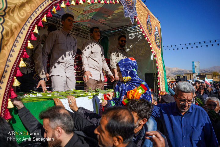 تشییع پیکر ۱۲ شهید گمنام همزمان با شهادت حضرت فاطمه زهرا (س) در شیراز