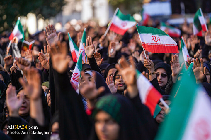 Rapora Wêneyan | Cenazeyê 12 şehîdên nenas bi mebesta roja şehîdbûna Hezreta Fatimeya Zehra (S.X) re li Şîrazê hevdem e hata  pek anîn.