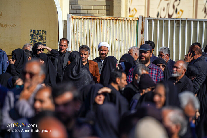 Rapora Wêneyan | Cenazeyê 12 şehîdên nenas bi mebesta roja şehîdbûna Hezreta Fatimeya Zehra (S.X) re li Şîrazê hevdem e hata  pek anîn.