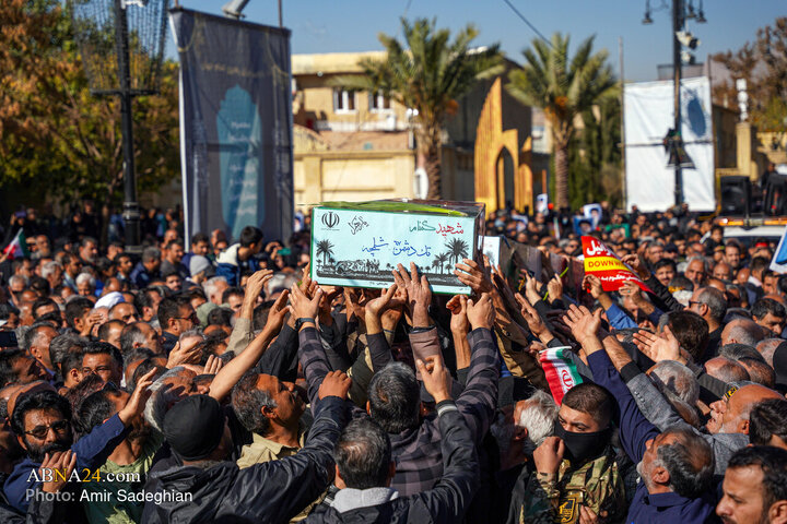 Rapora Wêneyan | Cenazeyê 12 şehîdên nenas bi mebesta roja şehîdbûna Hezreta Fatimeya Zehra (S.X) re li Şîrazê hevdem e hata  pek anîn.