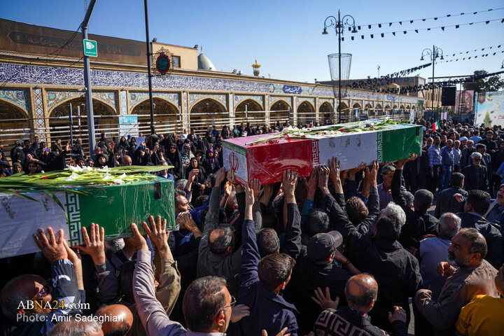 Rapora Wêneyan | Cenazeyê 12 şehîdên nenas bi mebesta roja şehîdbûna Hezreta Fatimeya Zehra (S.X) re li Şîrazê hevdem e hata  pek anîn.