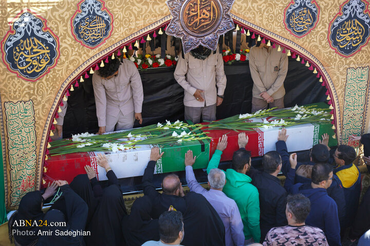Rapora Wêneyan | Cenazeyê 12 şehîdên nenas bi mebesta roja şehîdbûna Hezreta Fatimeya Zehra (S.X) re li Şîrazê hevdem e hata  pek anîn.