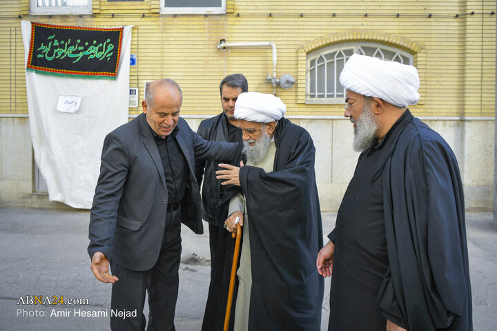 بازدید آیت‌الله کریمی جهرمی از کارگاه دوخت پوش‌های داخل ضریح‌های مطهر در اصفهان